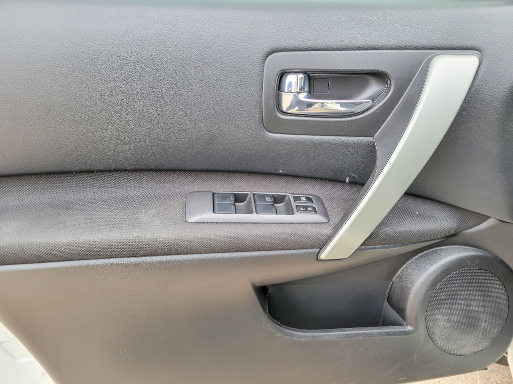 2015 NISSAN ROGUE - Image 17