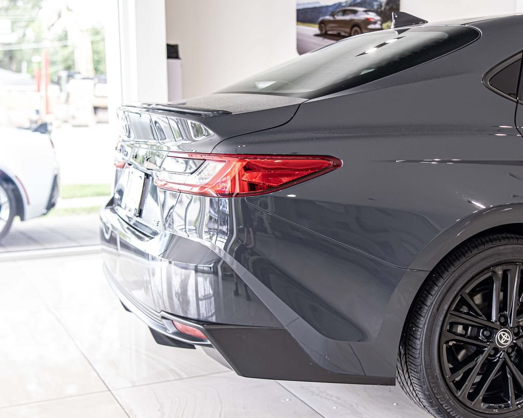 2025 Toyota Camry SE - Photo 12