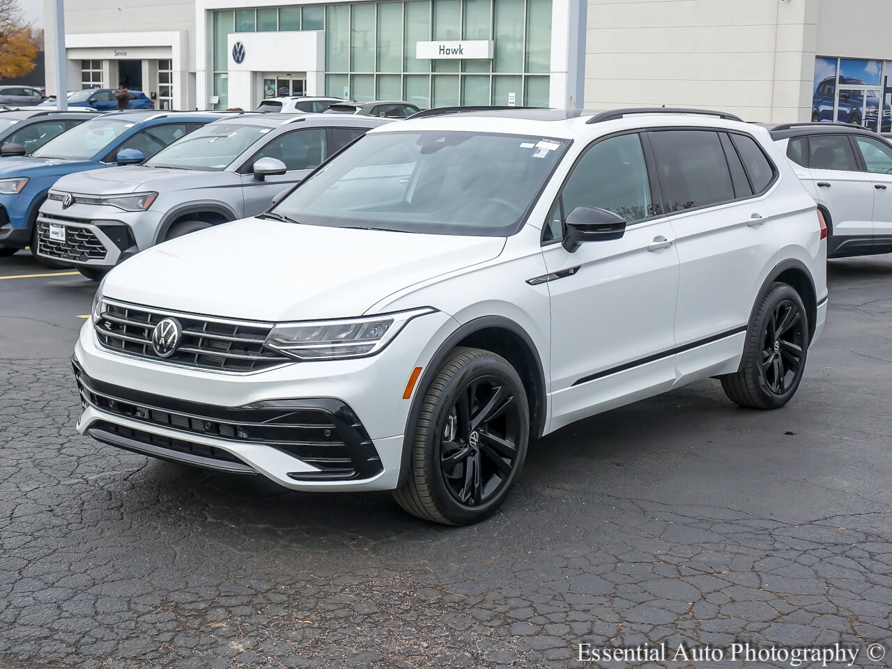 2024 Volkswagen Tiguan SE R-Line Black photo 3