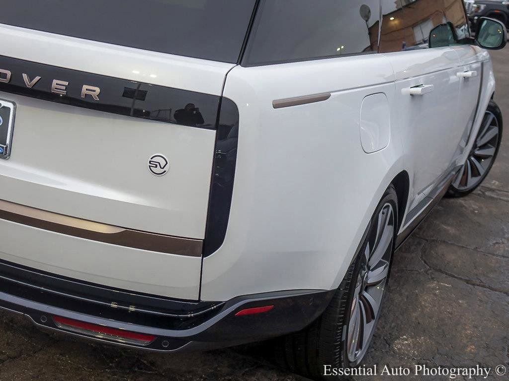 2025 Land Rover Range Rover SV - Photo 6