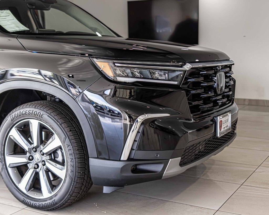 Used 2025 Honda Pilot Elite Elite AWD