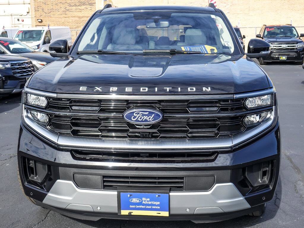 2025 Ford Expedition Platinum photo 2