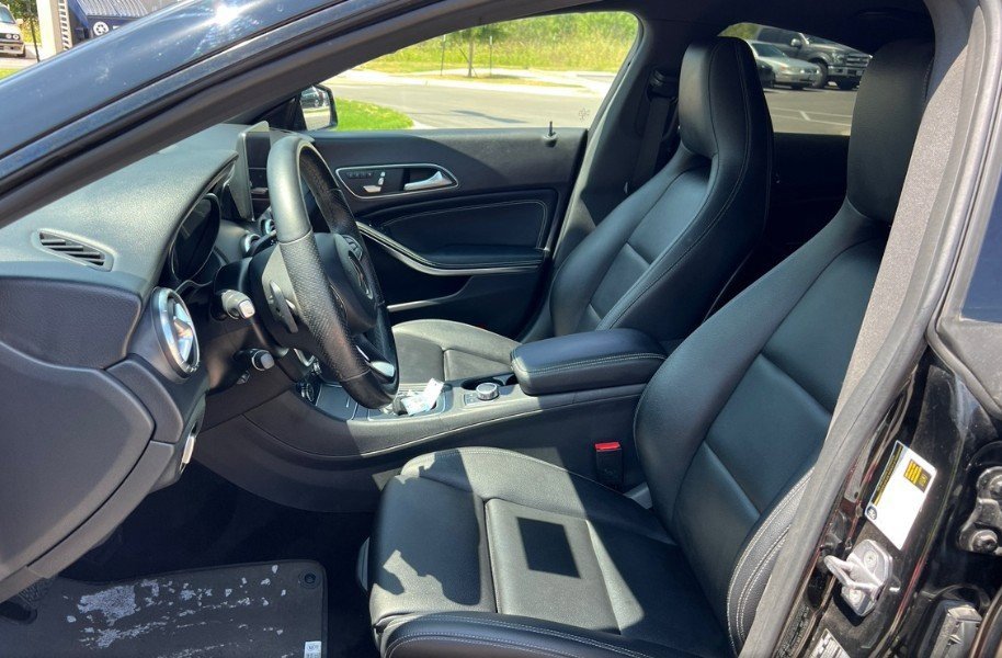 2019 Mercedes Benz CLA 250 photo 3