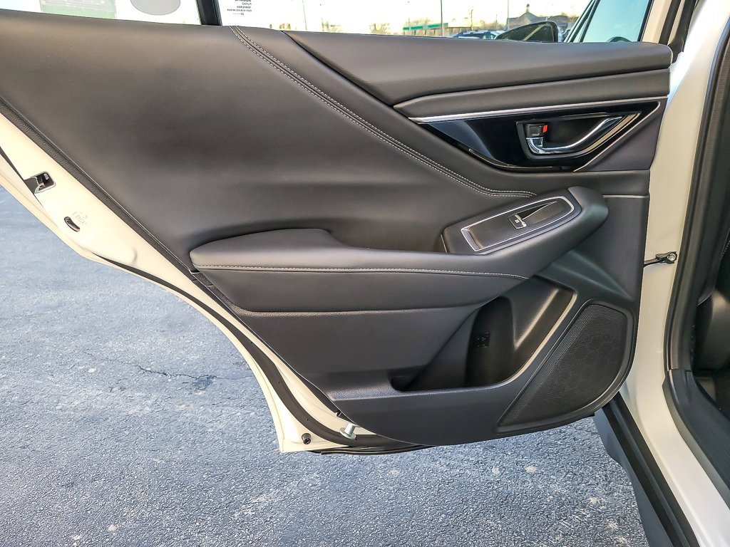 2025 SUBARU OUTBACK - Image 18