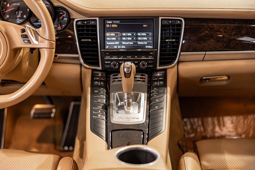 2016 PORSCHE PANAMERA - Image 38