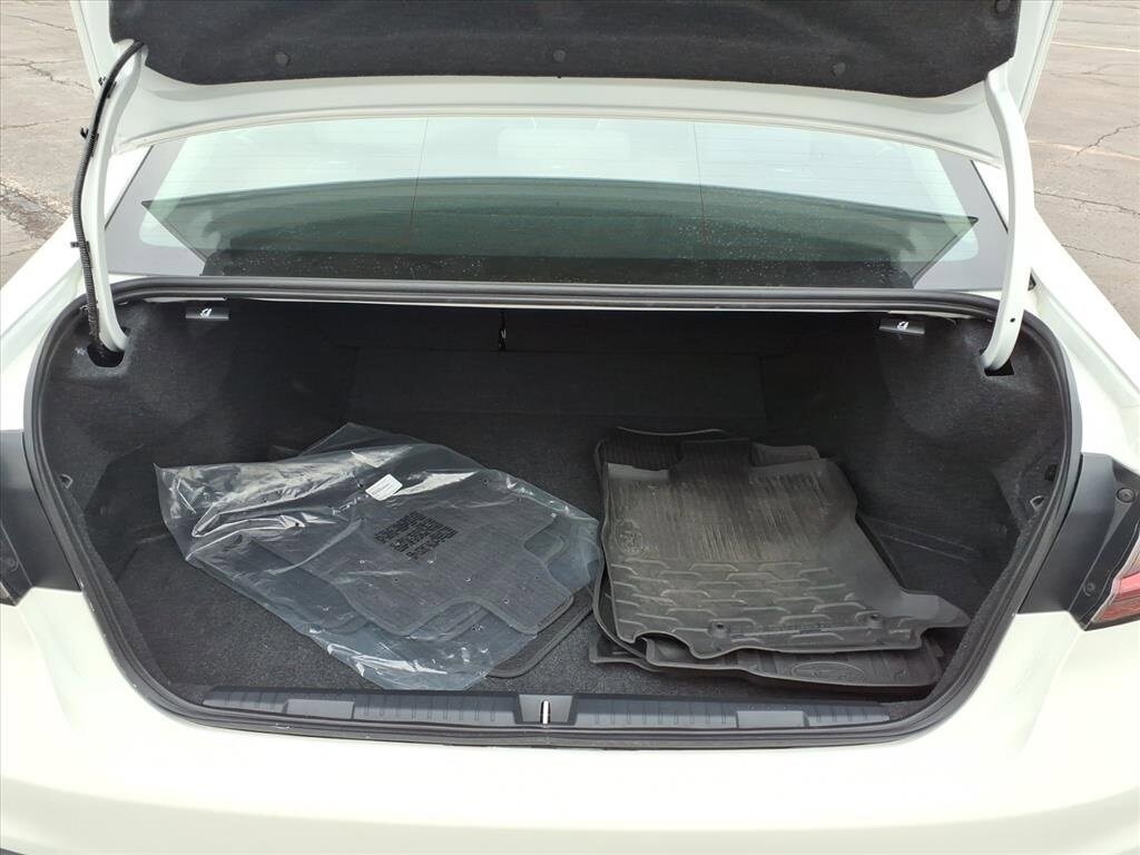 2025 SUBARU LEGACY - Image 32