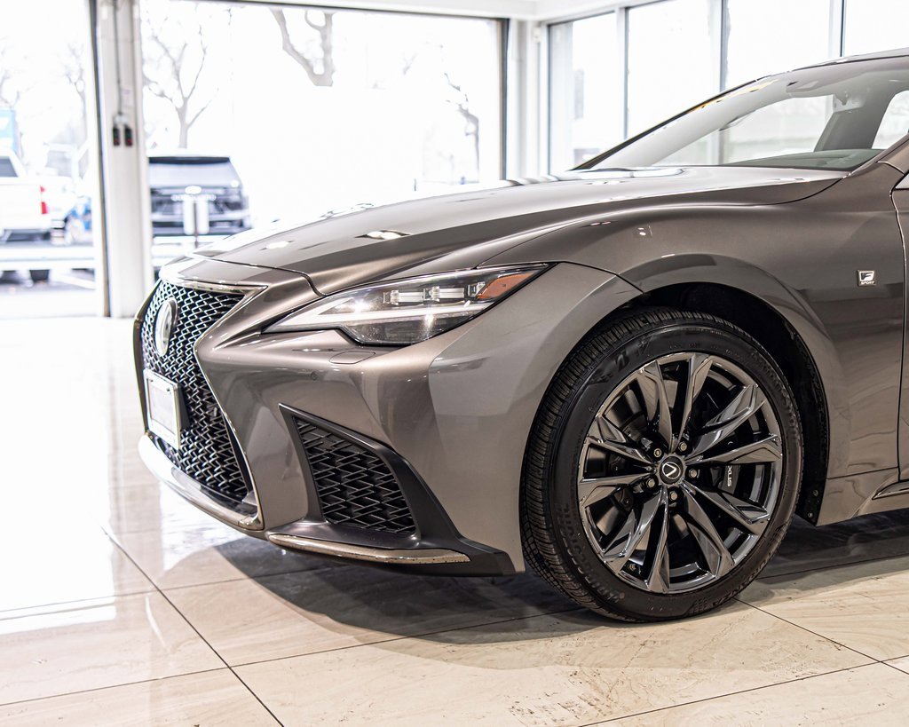 2022 LEXUS LS - Image 4