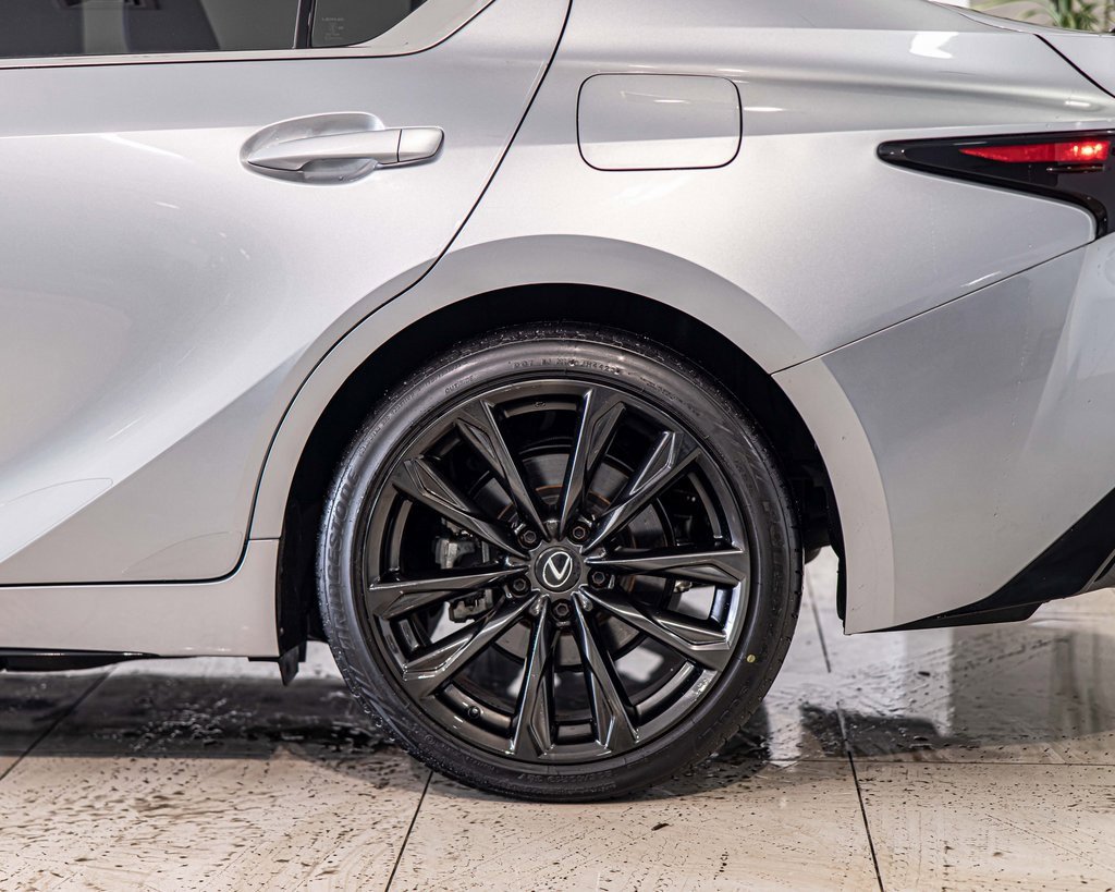 2024 LEXUS IS - Image 7