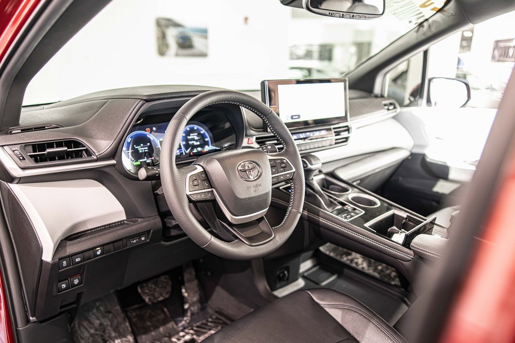 2025 TOYOTA SIENNA - Image 20