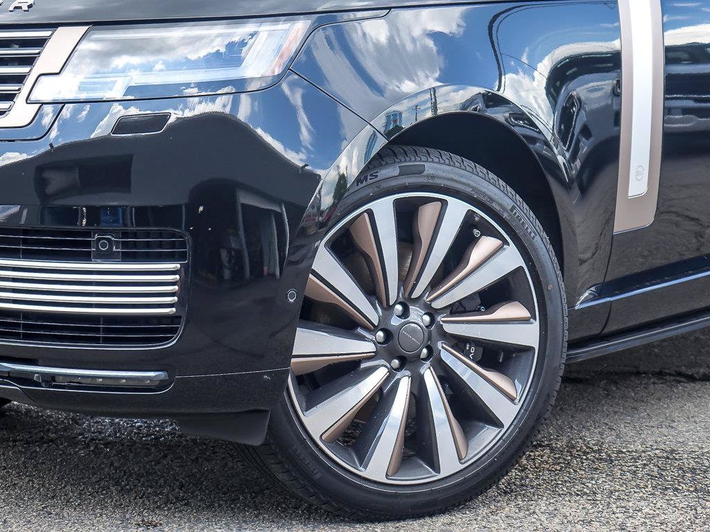 Used 2026 Land Rover Range Rover SV P615 SV LWB