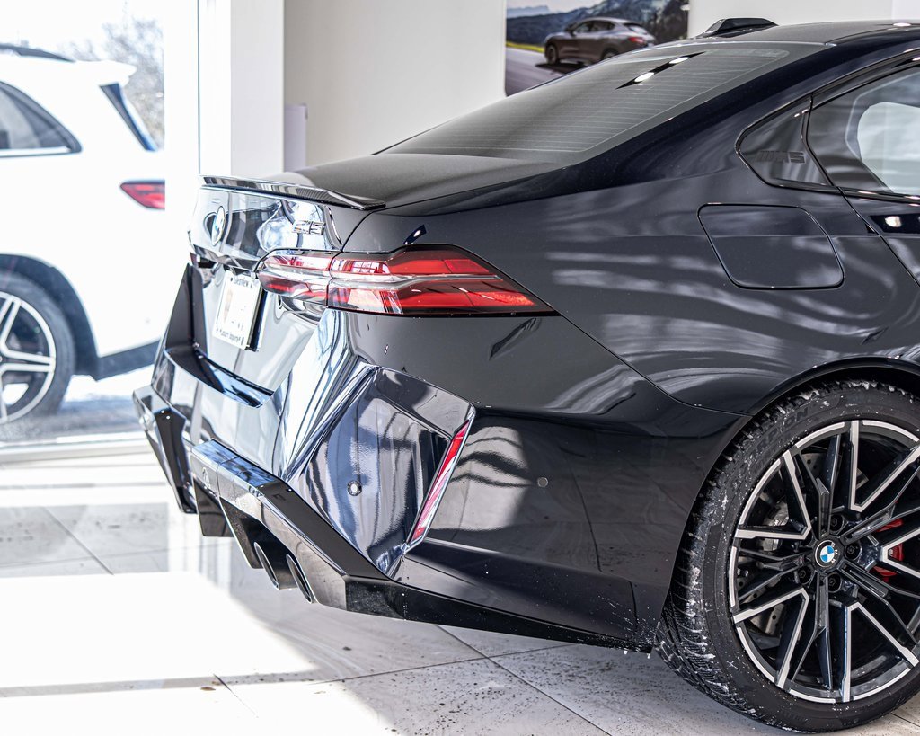 2025 BMW M5 - Image 12