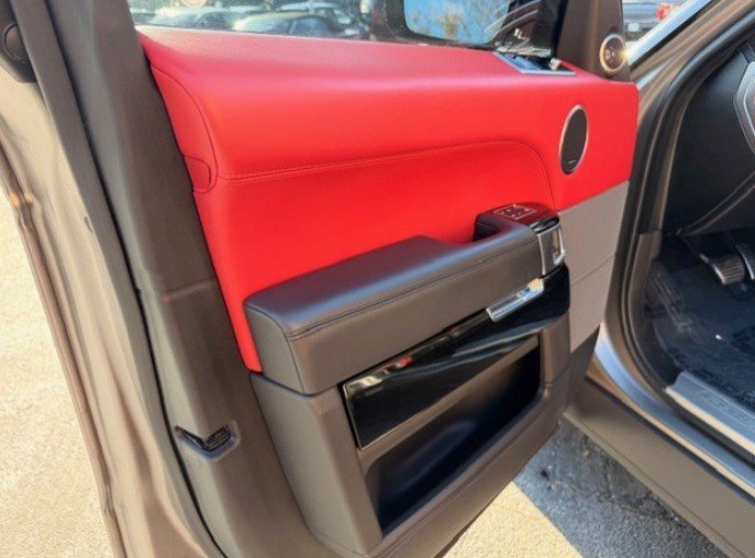 2020 Land Rover Range Rover Sport SVR photo 3