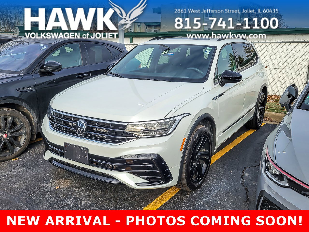 2024 Volkswagen Tiguan SE R-LINE BLACK's photo