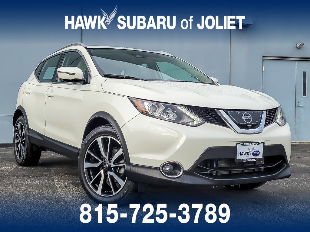 2017 Nissan Rogue Sport SL's photo