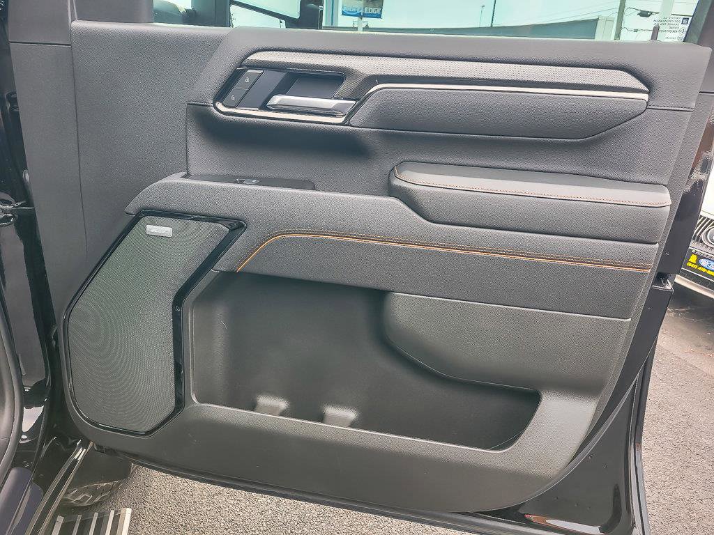 2025 GMC SIERRA HD - Image 29