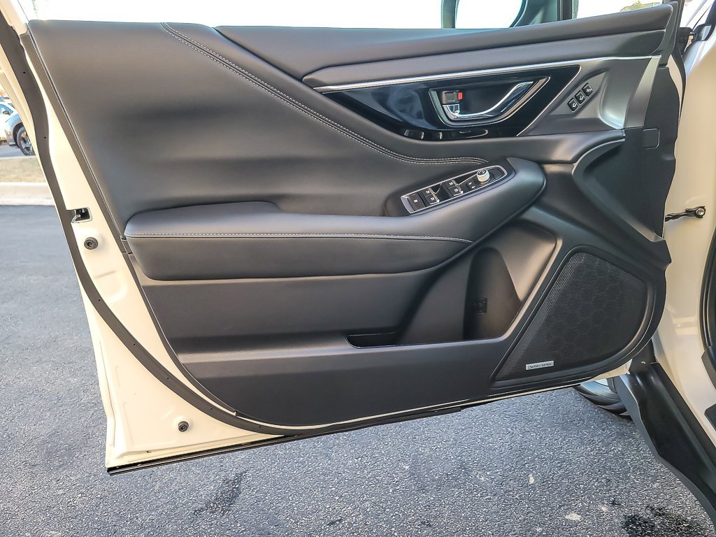 2025 SUBARU OUTBACK - Image 17