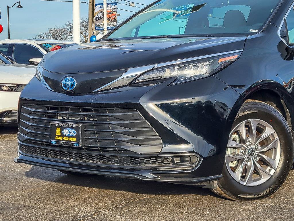 Used 2025 Toyota Sienna XLE with VIN 5TDGRKECXSS227229 for sale in Plainfield, IL