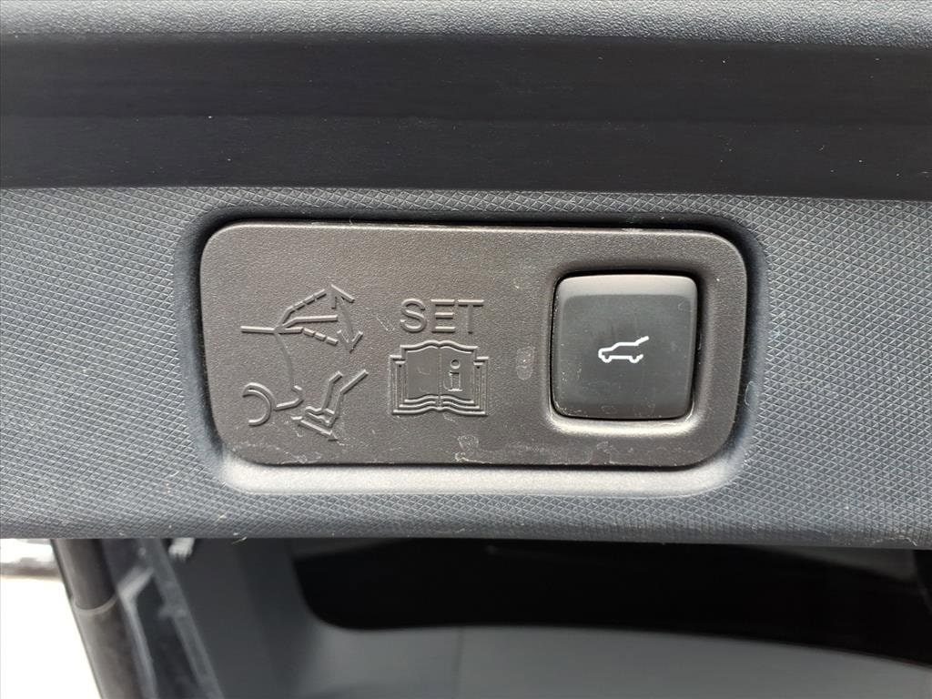 2023 FORD MUSTANG MACH-E - Image 32