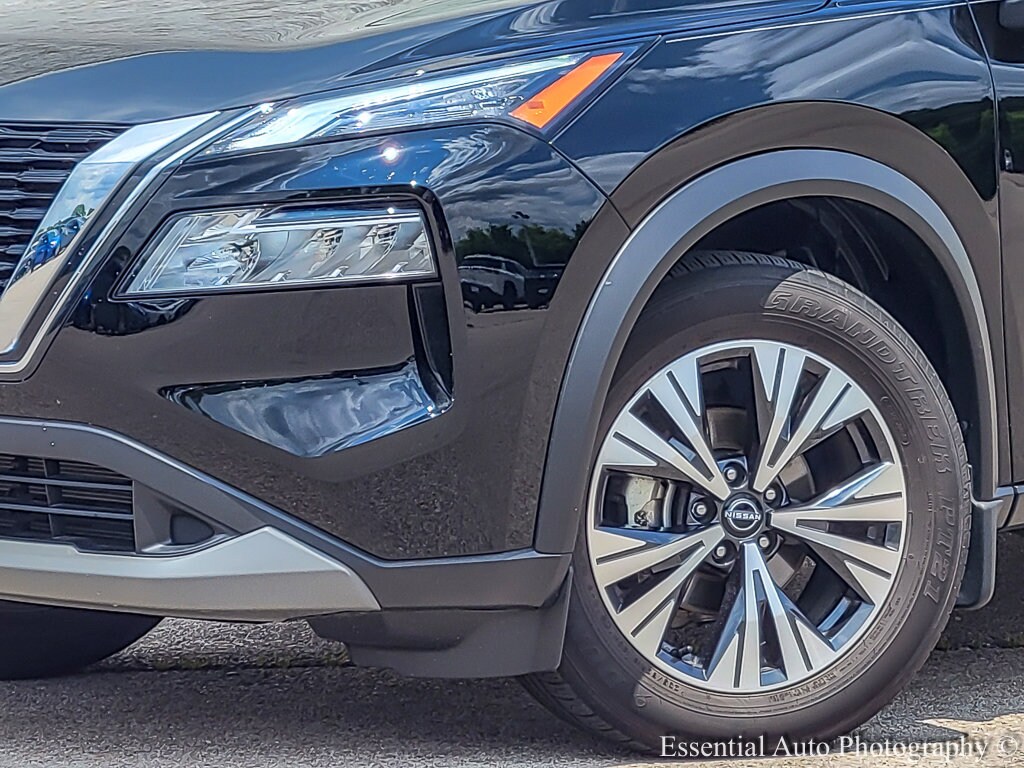 2023 Nissan Rogue SV photo 3