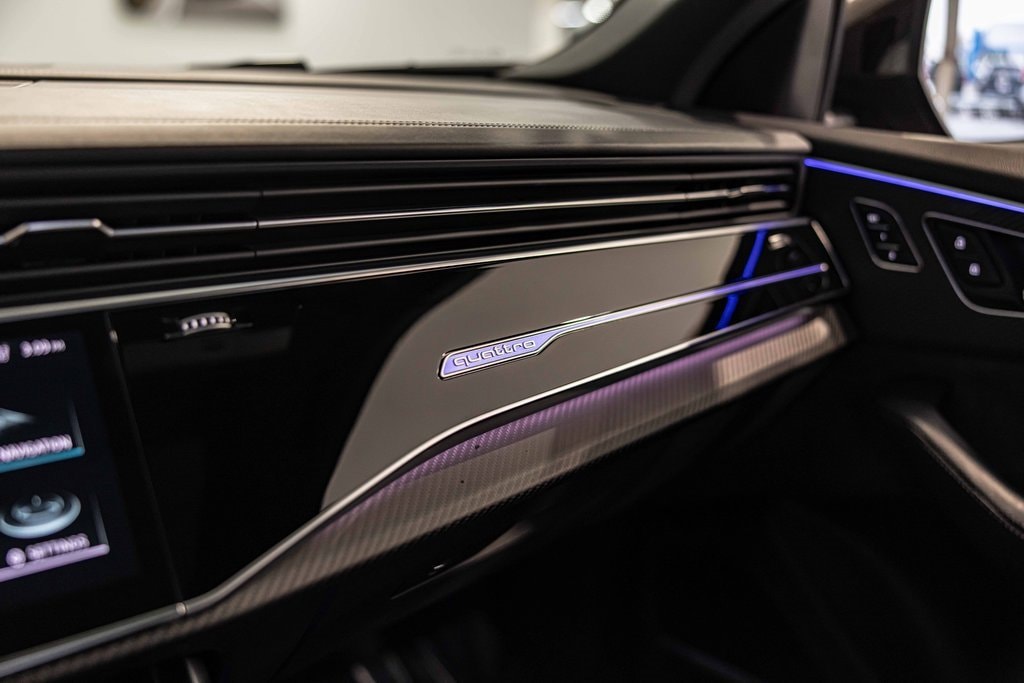 2022 AUDI RS Q8 - Image 32