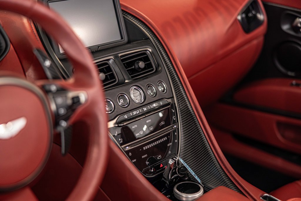 2022 ASTON MARTIN DB11 - Image 19