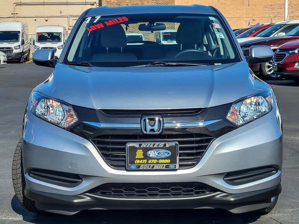 2017 Honda HR-V LX photo 3