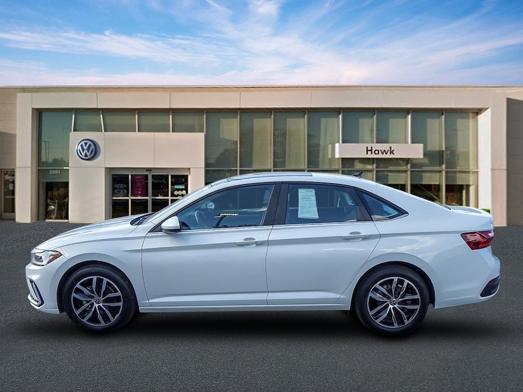 Used 2025 Volkswagen Jetta SE SE Auto