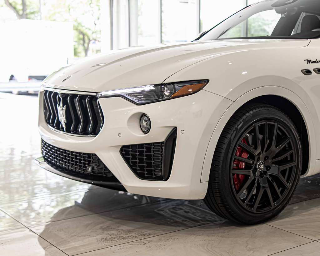2024 Maserati Levante Modena photo 4