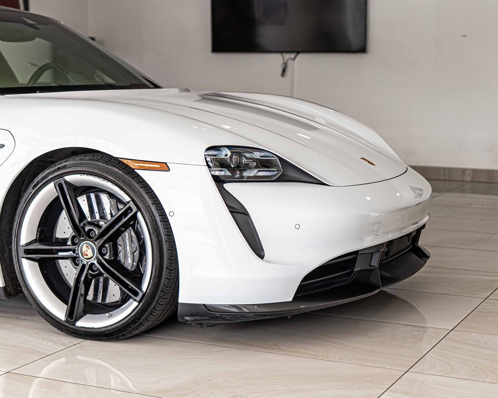 2020 Porsche Taycan Turbo S photo 3
