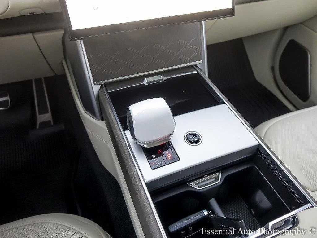 2025 Land Rover Range Rover SV - Photo 26