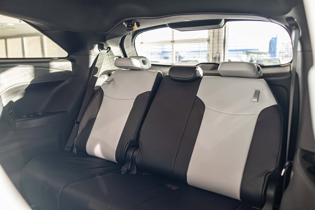 2025 TOYOTA SIENNA - Image 34