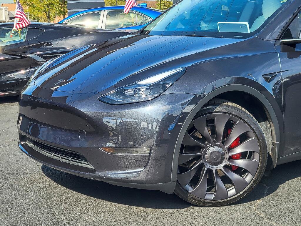 2024 Tesla Model Y Performance photo 2
