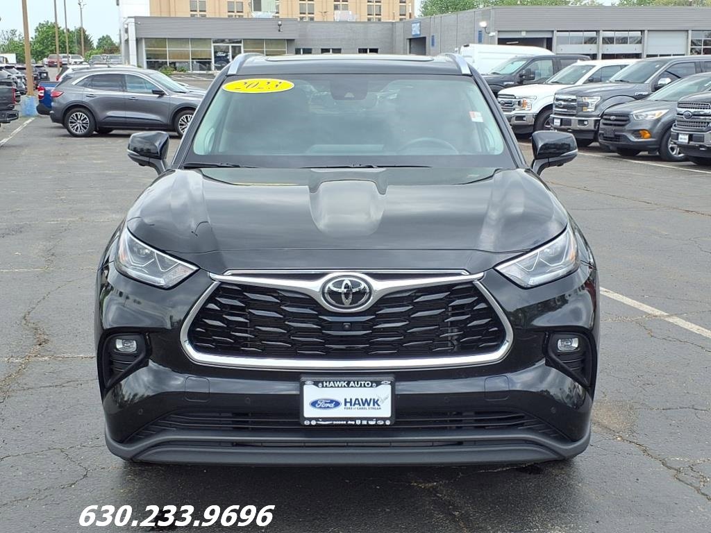 Used 2023 Toyota Highlander L with VIN 5TDKDRBH2PS005003 for sale in Plainfield, IL