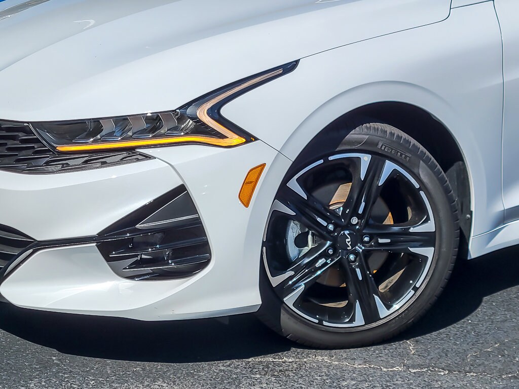 2022 Kia K5 GT-Line photo 2