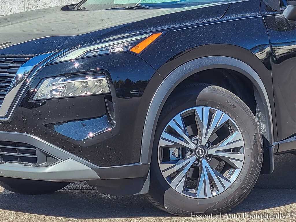 2023 Nissan Rogue SV photo 3