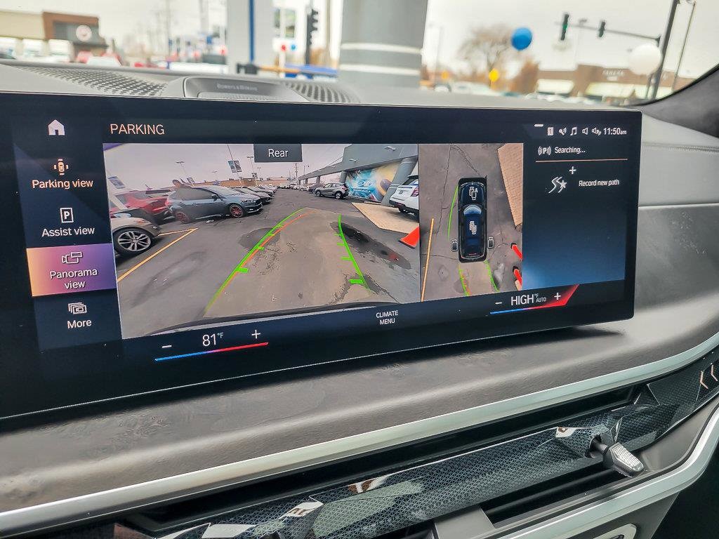 2023 BMW X7 - Image 23