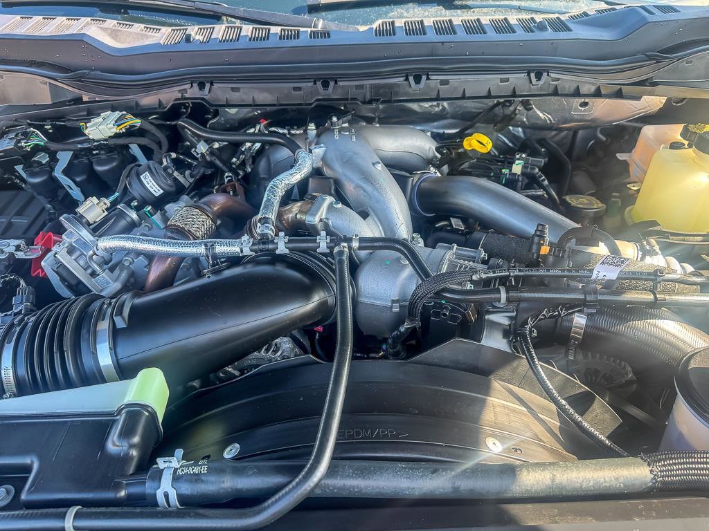2025 FORD F-450 - Image 32