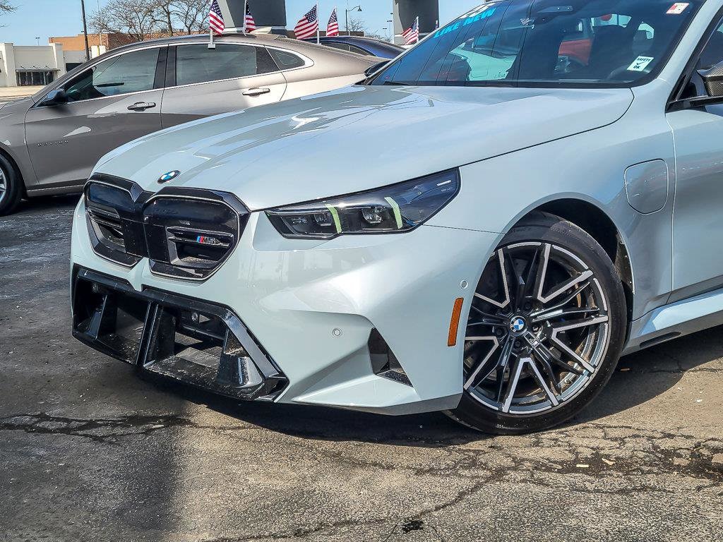 2025 BMW M5 - Image 3