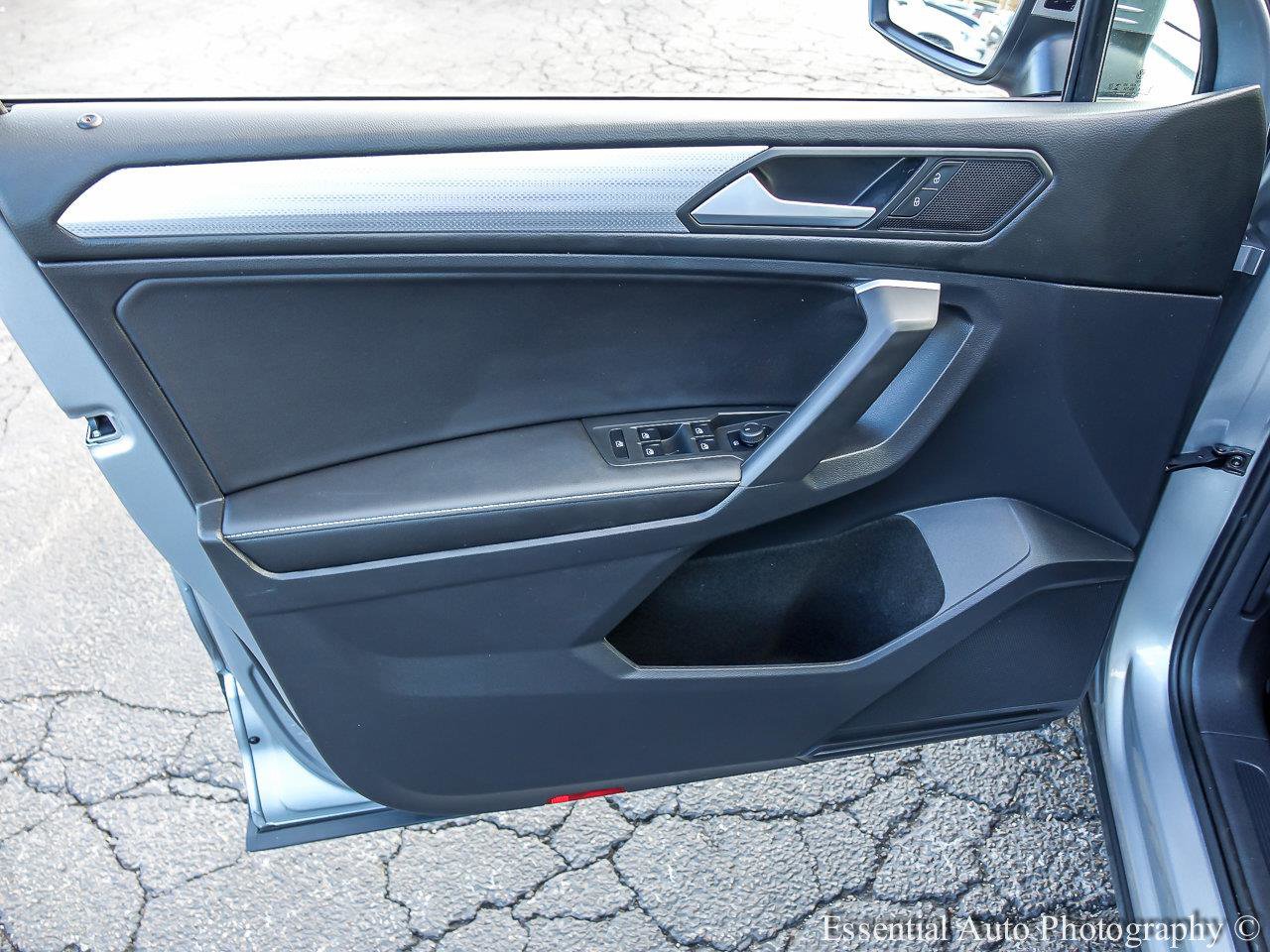 2023 VOLKSWAGEN TIGUAN - Image 18