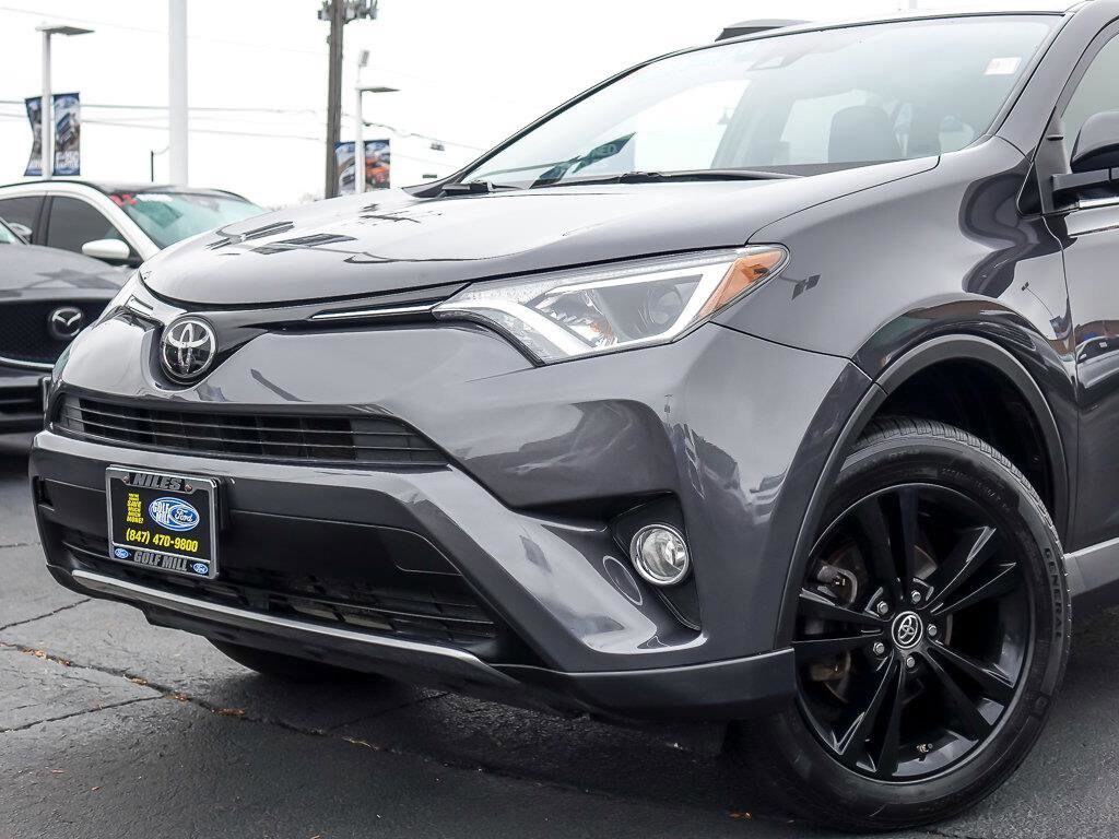 2018 Toyota RAV4 XLE photo 2