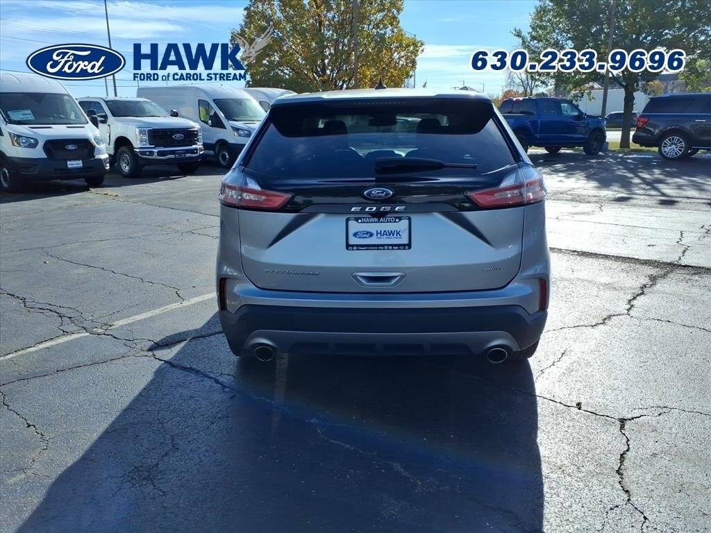 2022 Ford Edge Titanium photo 4