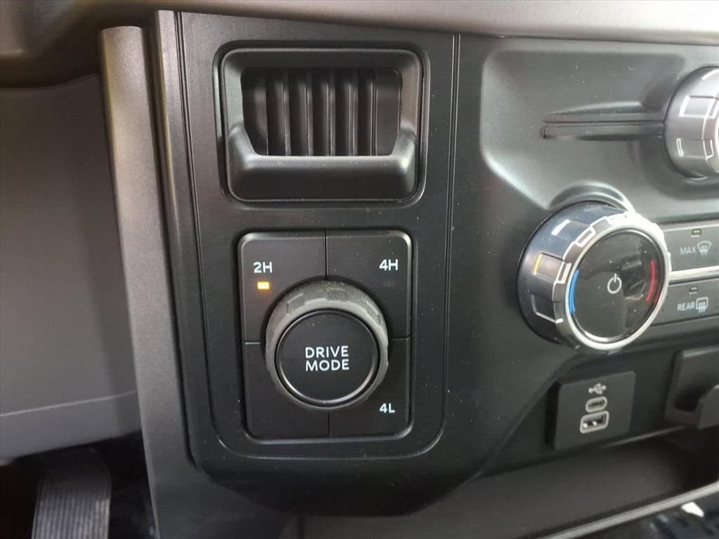 2025 FORD F-150 - Image 12