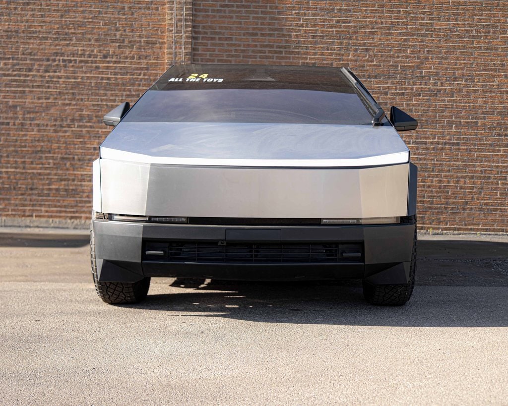 Used 2024 Tesla Cybertruck Base with VIN 7G2CEHED8RA010017 for sale in Plainfield, IL