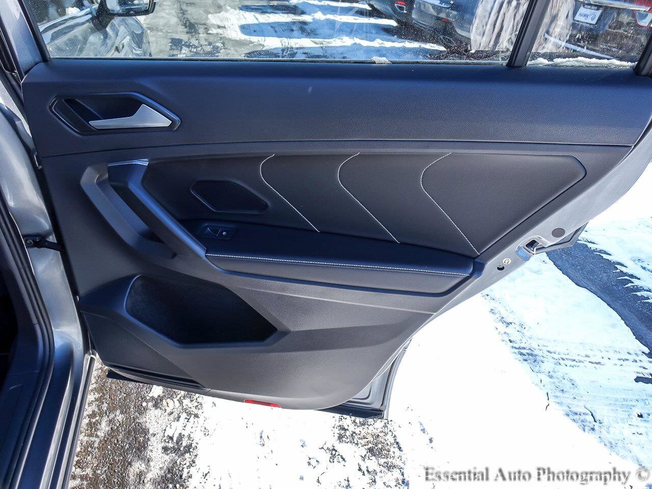 2023 VOLKSWAGEN TIGUAN - Image 24