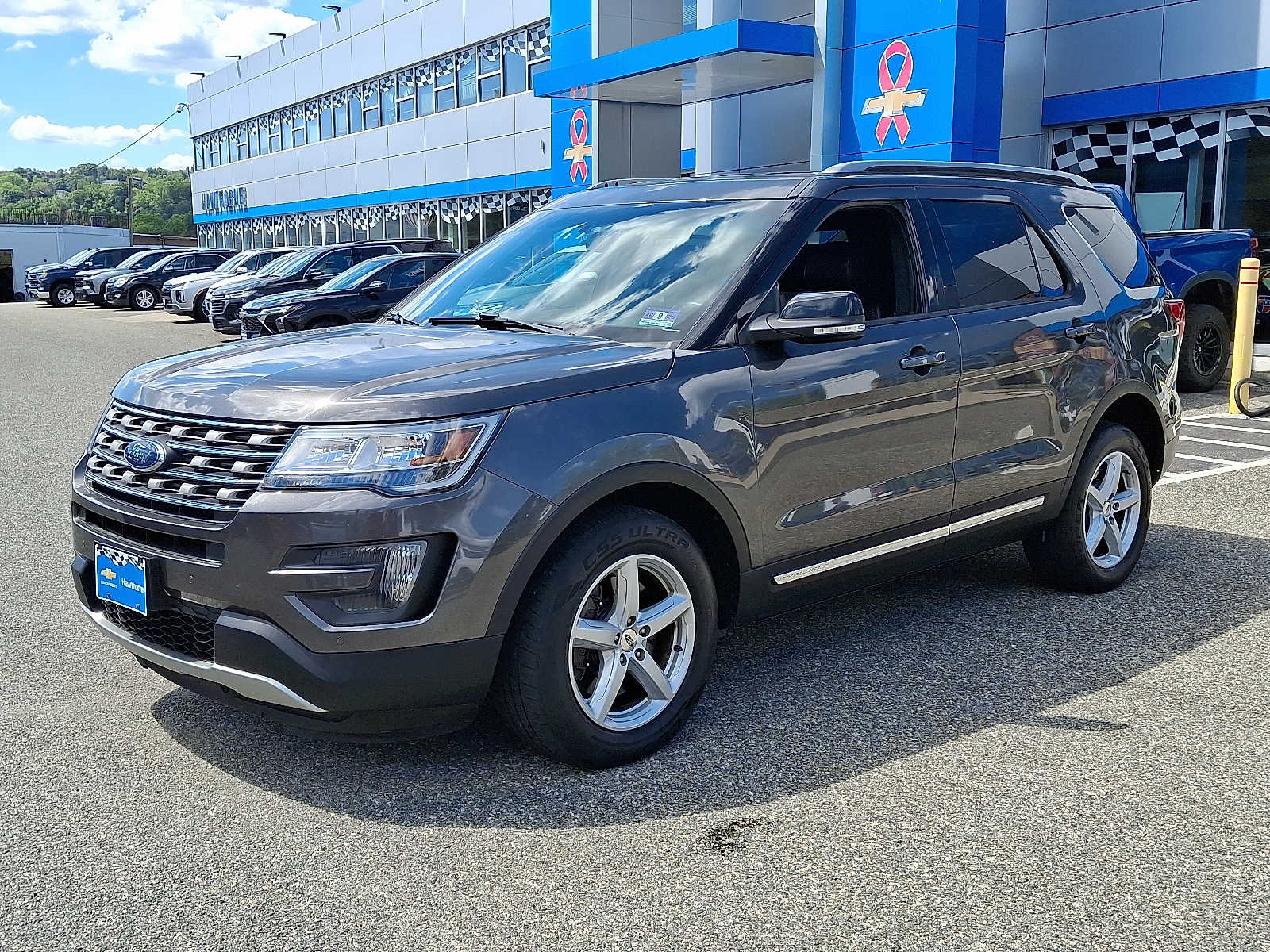 2016 Ford Explorer XLT photo 2