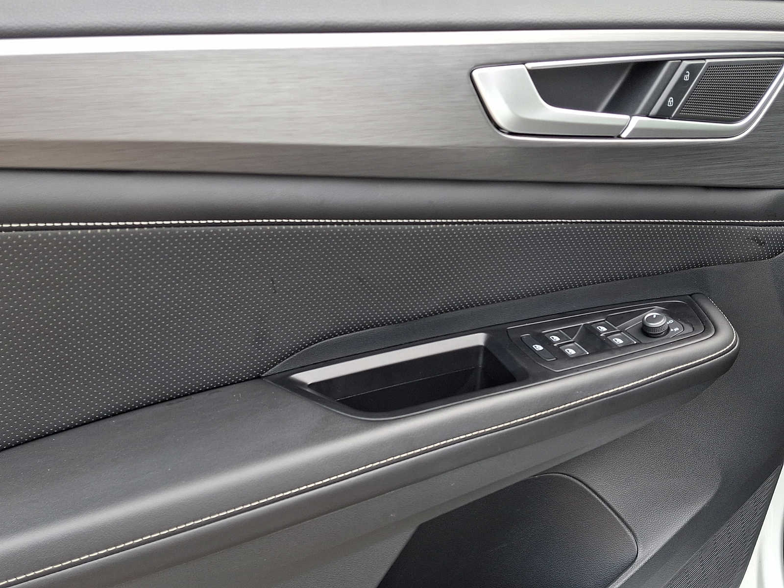 2024 Volkswagen Atlas Cross Sport SE - Photo 12