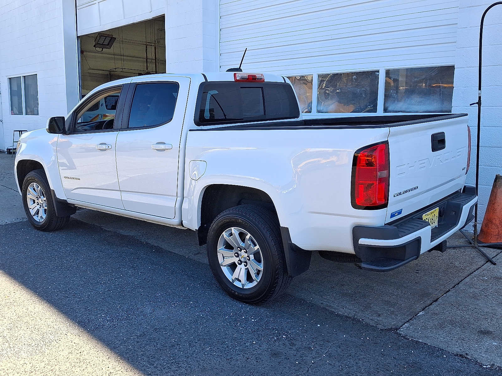 2021 Chevrolet Colorado LT photo 3