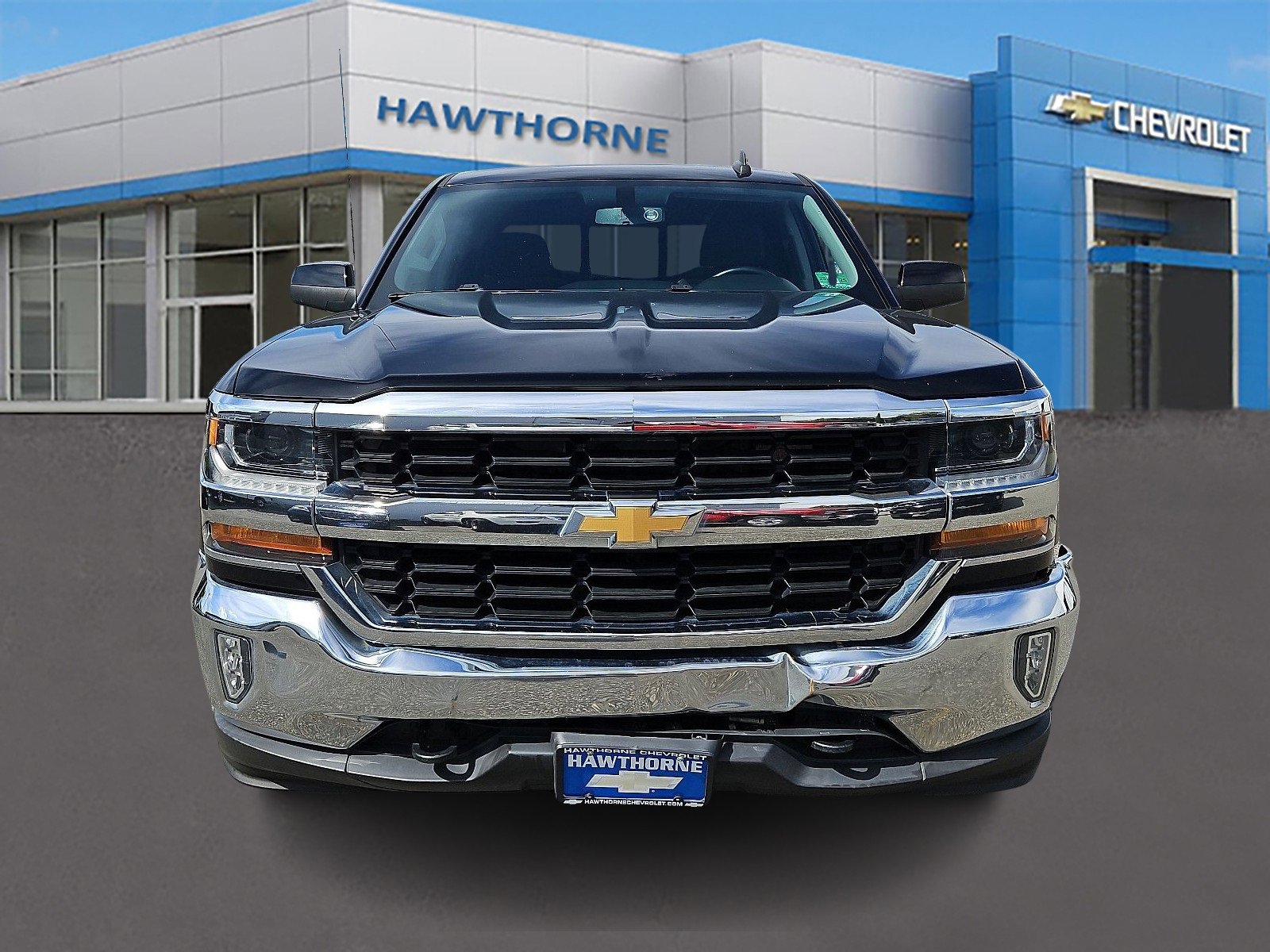 Used 2018 Chevrolet Silverado 1500 LT with VIN 3GCUKREC3JG492216 for sale in Hawthorne, NJ