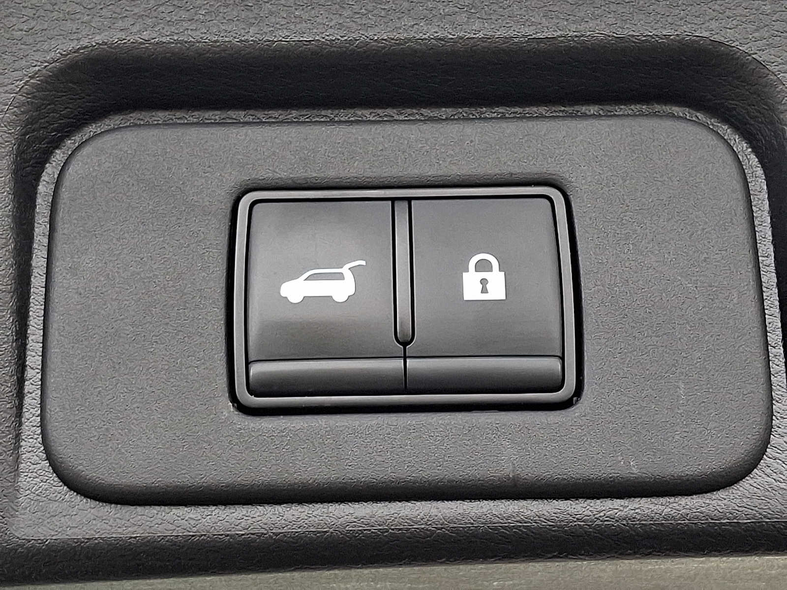 2025 Nissan Rogue SV - Photo 30