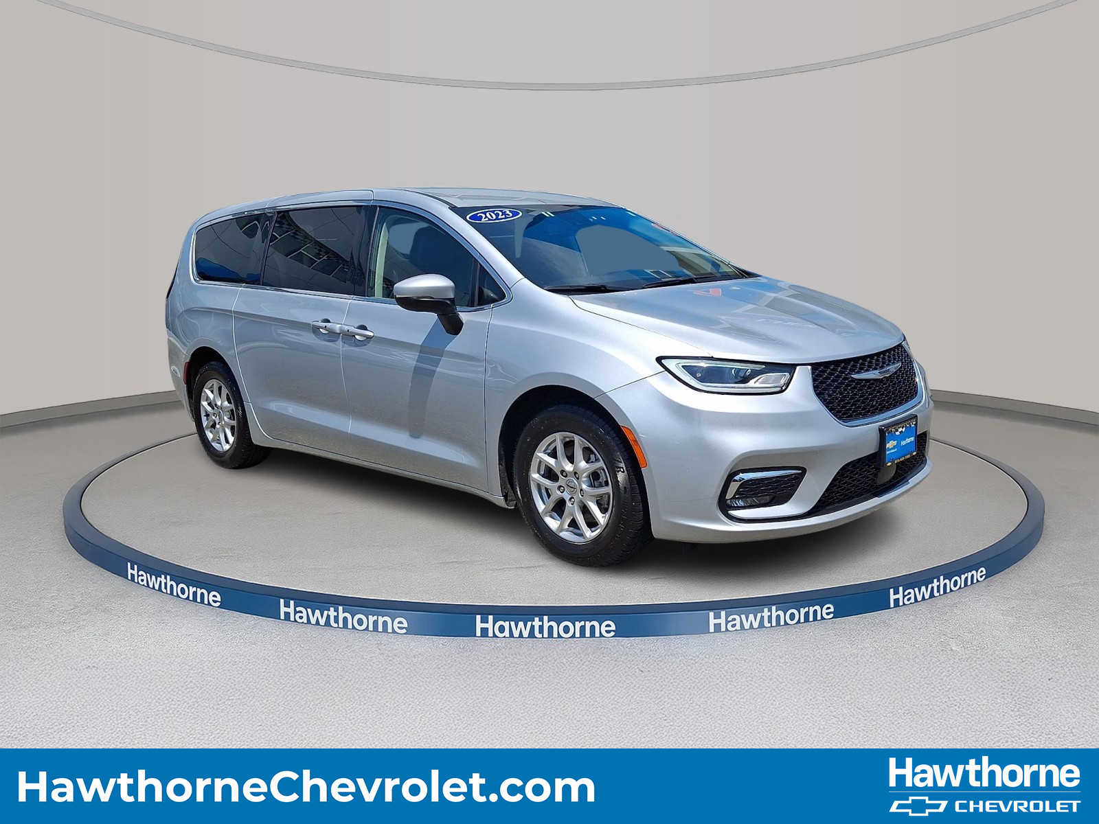 2023 Chrysler Pacifica Touring L's photo